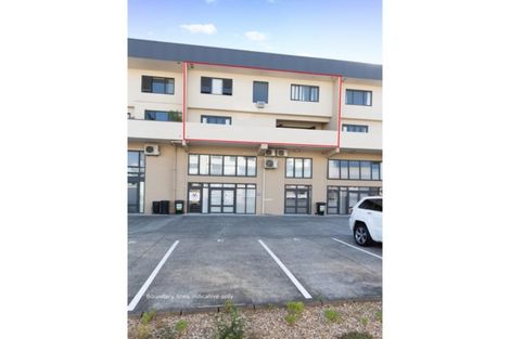 Photo of property in 10/11 Jack Conway Avenue, Manukau, Auckland, 2104