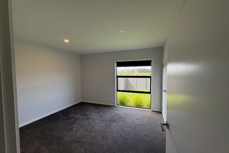 Photo of property in 5 Coutts Way, Fitzherbert, Palmerston North, 4410