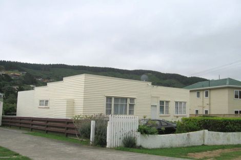 Photo of property in 20 Ngatitoa Street, Tawa, Wellington, 5028