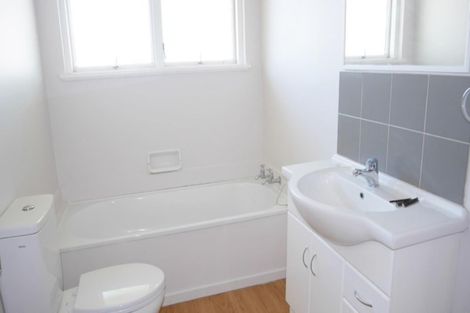 Photo of property in 1 Westmont Street, Ilam, Christchurch, 8041