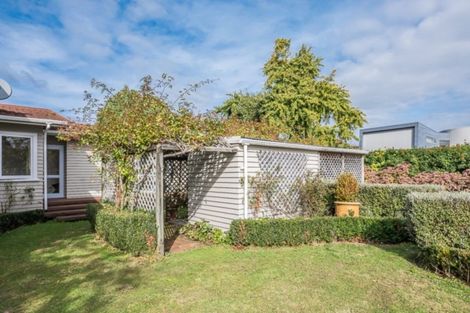Photo of property in 12 Sunny Glen, Waikanae, 5036