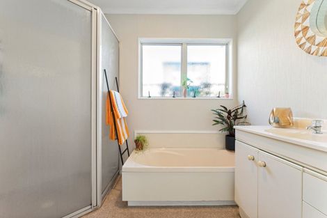 Photo of property in 5c Tawa Street, Mount Maunganui, 3116