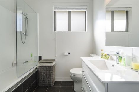 Photo of property in Waterview Estate, 6/4 Greystone Place, Omokoroa, 3114