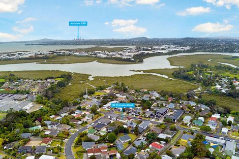 Photo of property in 102 Tirimoana Road, Te Atatu South, Auckland, 0602