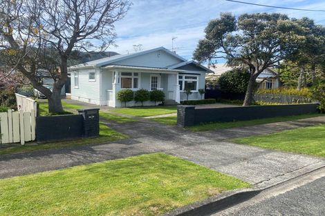 Photo of property in 4 Fuller Grove, Woburn, Lower Hutt, 5010