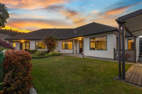 Photo of property in 6 Mariners Way, Whitby, Porirua, 5024