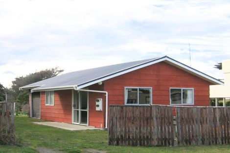 Photo of property in 25 Nelson Street, Foxton Beach, Foxton, 4815