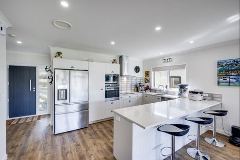 Photo of property in 54 Eriksen Road, Te Awa, Napier, 4110