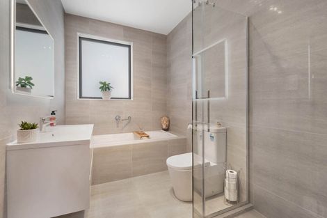 Photo of property in 87 Argent Lane, Wainui, 0932