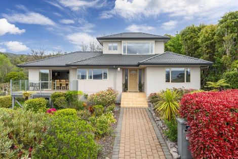 Photo of property in 19 Te Urunga Place, Acacia Bay, Taupo, 3330