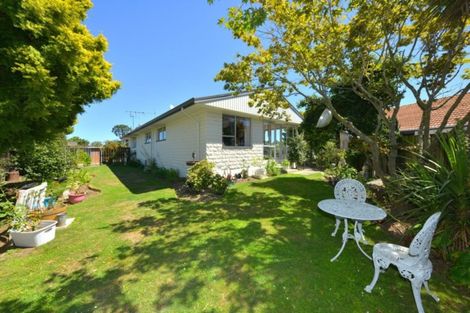 Photo of property in 20 Woodstock Place, Russley, Christchurch, 8042