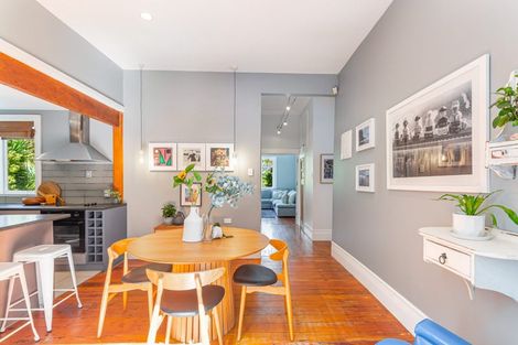 Photo of property in 88 Woodlands Park Road, Titirangi, Auckland, 0604