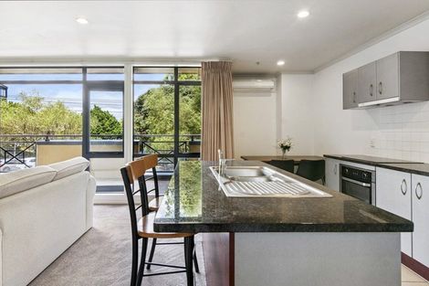 Photo of property in 2c/7-11 Bute Road, Browns Bay, Auckland, 0630