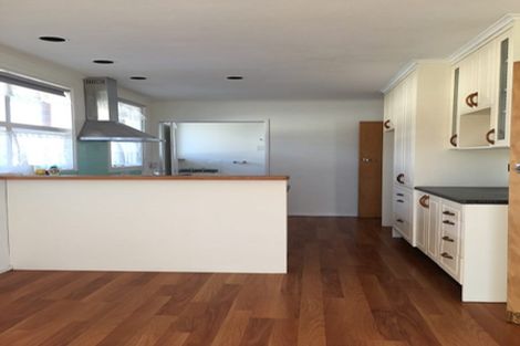 Photo of property in 122 Kings Crescent, Hutt Central, Lower Hutt, 5010