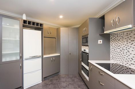 Photo of property in 147 Pacific Drive, Fitzherbert, Palmerston North, 4410