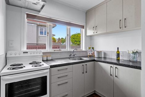 Photo of property in 1/66 Clevedon Road, Papakura, 2110