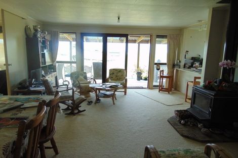 Photo of property in 44b Crosland Road, South Head, 0874