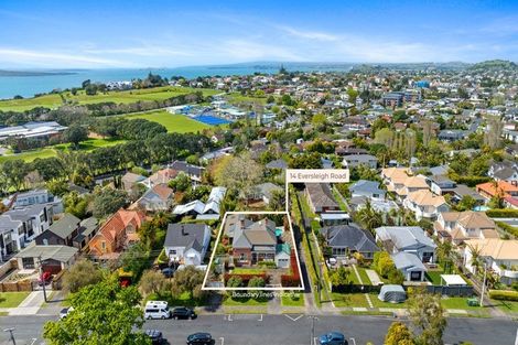 Photo of property in 14 Eversleigh Road, Belmont, Auckland, 0622