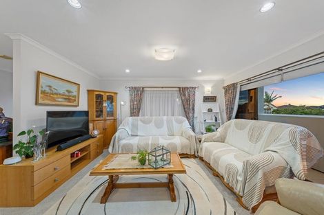 Photo of property in 3 Bezar Place, Flat Bush, Auckland, 2016