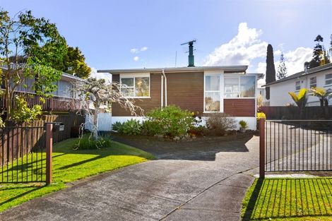 Photo of property in 23 Finlow Drive, Te Atatu South, Auckland, 0610