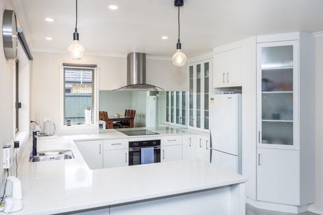 Photo of property in 17 Whitford Place, Rototuna North, Hamilton, 3210