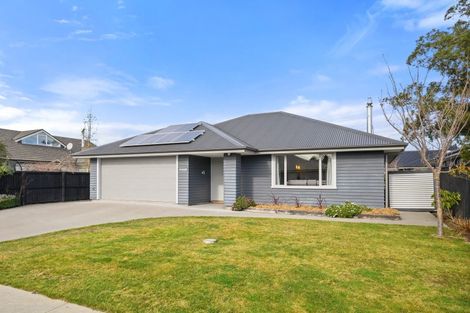 Photo of property in 4 Franklin Drive, Rangiora, 7400