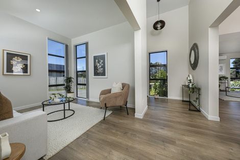 Photo of property in 1 Mcindoe Road, Kumeu, 0810