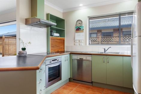 Photo of property in 5 Walnut Grove, Whakatane, 3120