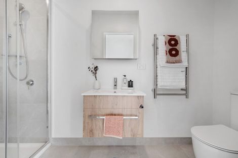 Photo of property in 15 Fencible Drive, Howick, Auckland, 2014