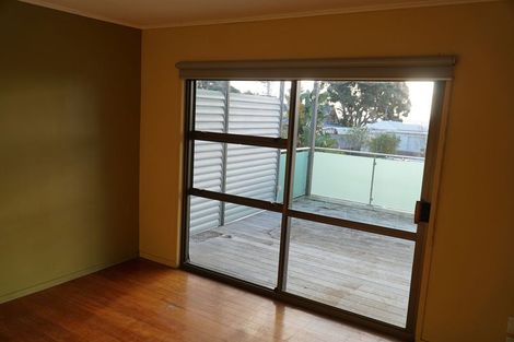 Photo of property in 73 Tindalls Bay Road, Tindalls Beach, Whangaparaoa, 0930