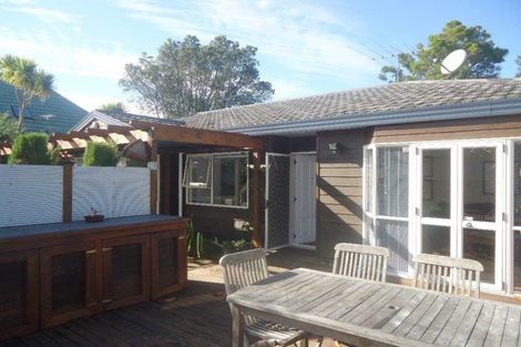 Photo of property in 1/11 Sunnynook Road, Forrest Hill, Auckland, 0620