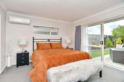 Photo of property in 5 Amoka Crescent, Parklands, Christchurch, 8083