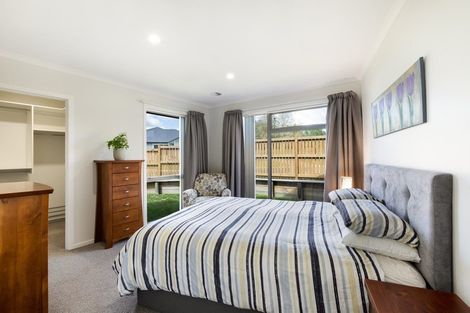 Photo of property in 15 Clifford Close, Leamington, Cambridge, 3432