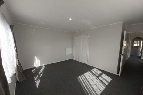 Photo of property in 2/5 Pureora Place, Clendon Park, Auckland, 2103