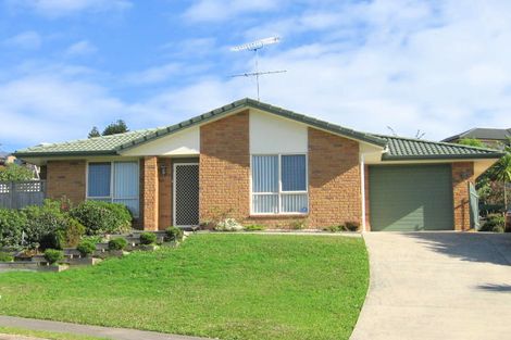 Photo of property in 90 Roberta Crescent, Orewa, 0931