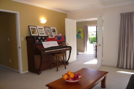 Photo of property in 7 Johnsfield Place, Rototuna, Hamilton, 3210