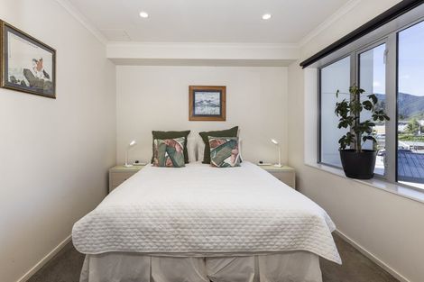 Photo of property in Oxleys Rock Apartments, 303/6 London Quay, Picton, 7220