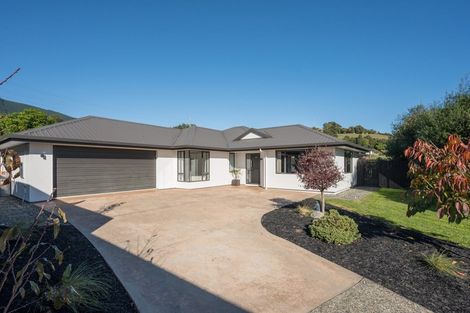 Photo of property in 46 Ngawhatu Road, Stoke, Nelson, 7011
