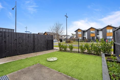 Photo of property in 75 Papatupu Way, Kumeu, 0810