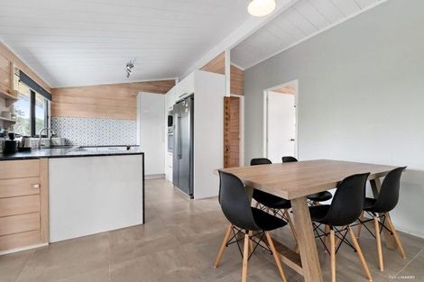 Photo of property in 1389 Whangaparaoa Road, Army Bay, Whangaparaoa, 0930