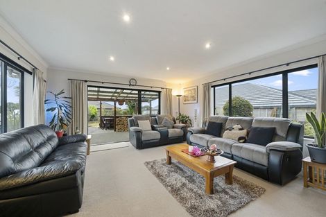 Photo of property in 5 Lambert Way, Paraparaumu, 5032