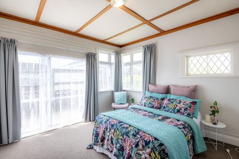 Photo of property in 13 Retter Street, Paparangi, Wellington, 6037