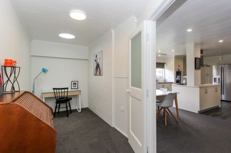 Photo of property in 26 Truby King Street, Merrilands, New Plymouth, 4312