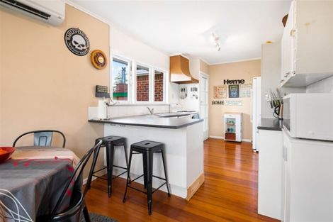Photo of property in 104 Lincoln Park Avenue, Massey, Auckland, 0614