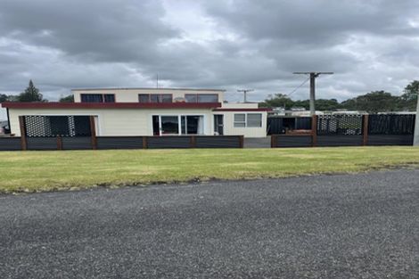 Photo of property in 1 First Avenue, Urenui, 4377
