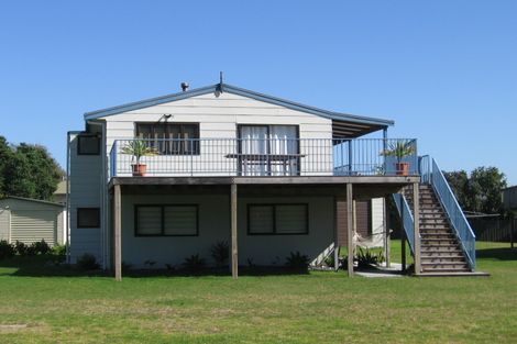 Photo of property in 76 Oyster Drive, Cooks Beach, Whitianga, 3591