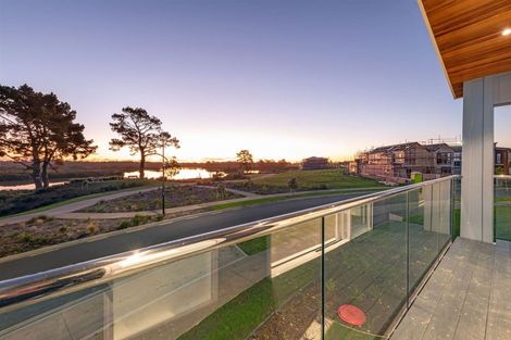 Photo of property in 15 Catalina Avenue, Rosehill, Papakura, 2113