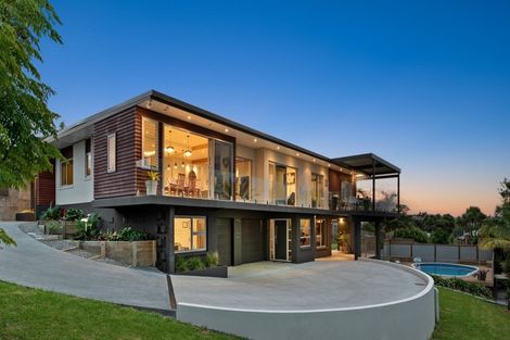 Photo of property in 37 Rosario Crescent, Red Beach, 0932