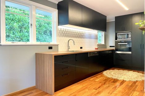 Photo of property in 15 Montreal Grove, Kingston, Wellington, 6021