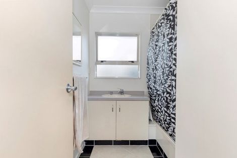 Photo of property in 4b Queen Road, Bellevue, Tauranga, 3110